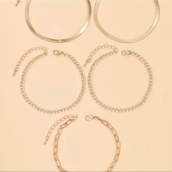 Minimalistic Chain Anklet Set - Picture 5 of 6